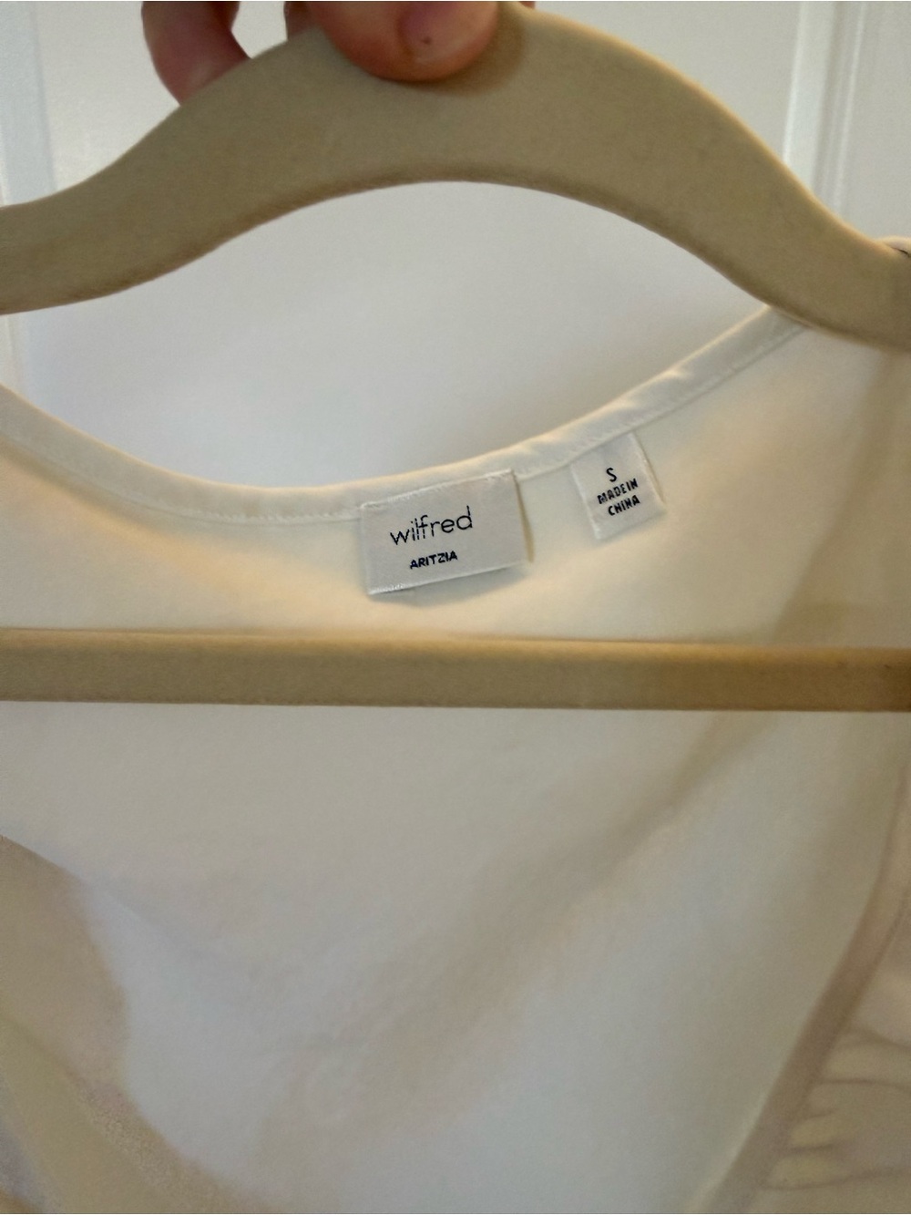 Wilfred Aritzia Tonka Satin Blouse - Picture 5 of 6